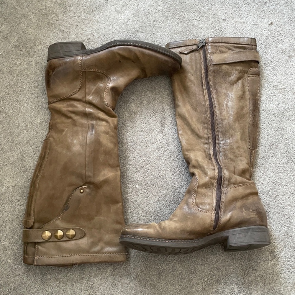 Tall boot